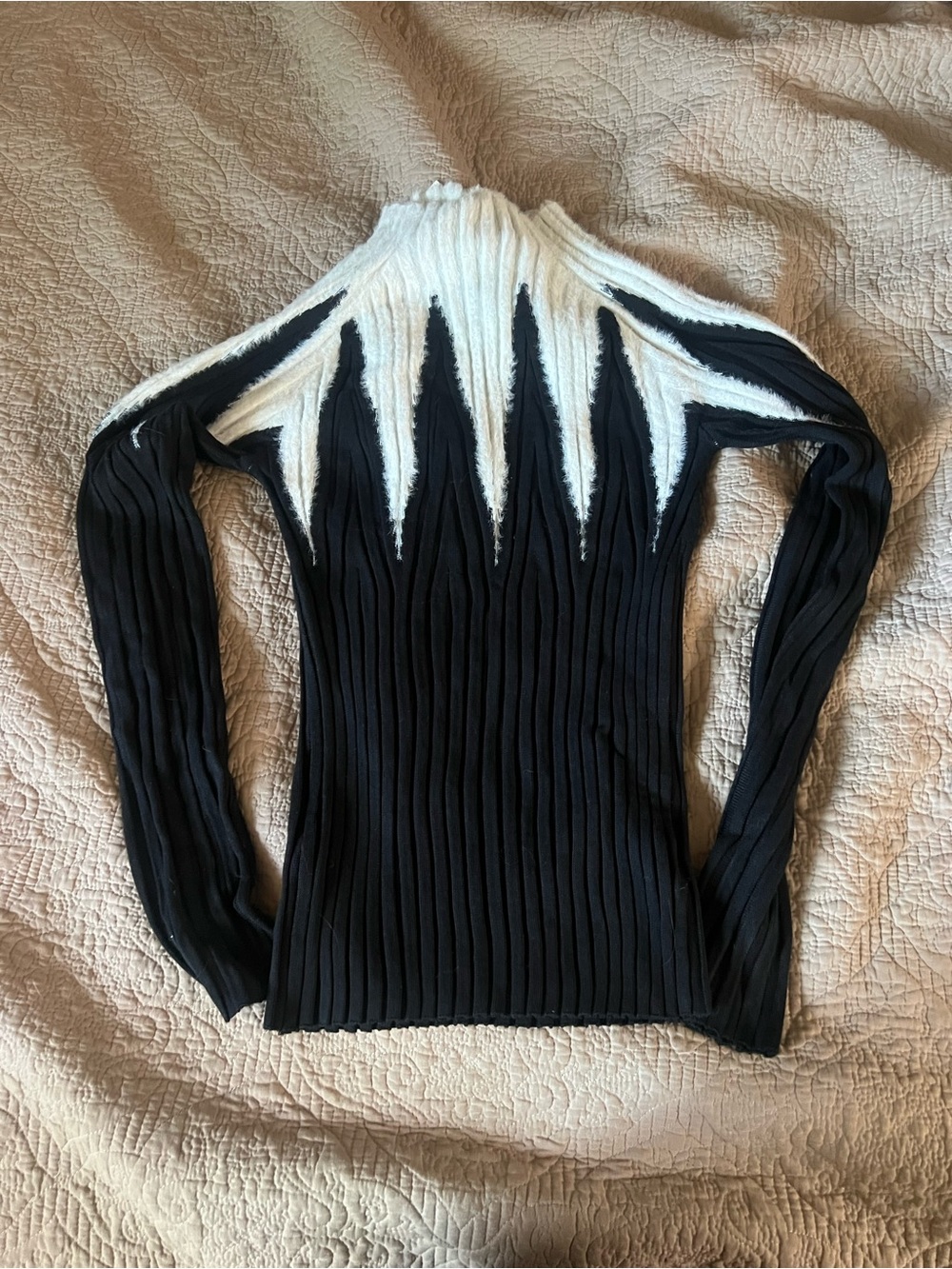 Black & White Sculpted Ribbed Crewneck Sweater YAL